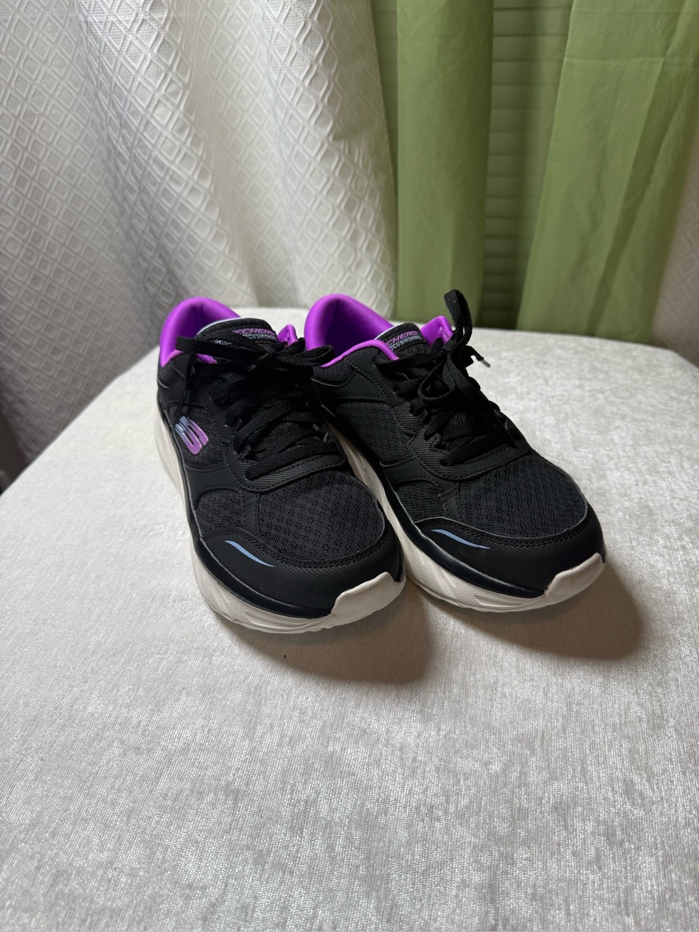 Skechers Women's Black Athletic Sneakers with Purple Lining